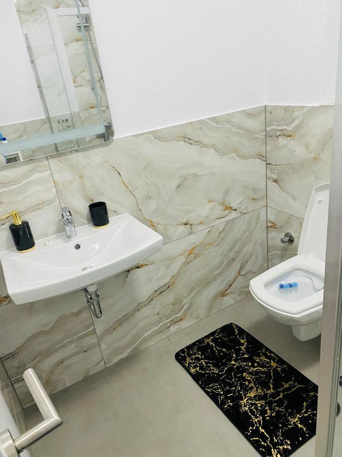 Luxury Queen Câmpulung Moldovenesc Esterno foto