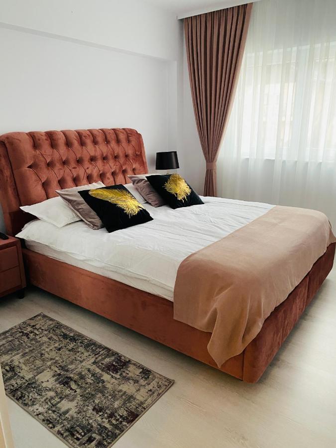 Luxury Queen Câmpulung Moldovenesc Esterno foto